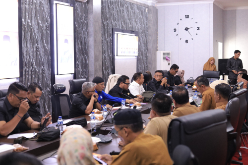 DPRD Meranti Cari Jalan Tengah, Lingkungan Dijaga Ribuan Pekerja Tetap Terselamatkan