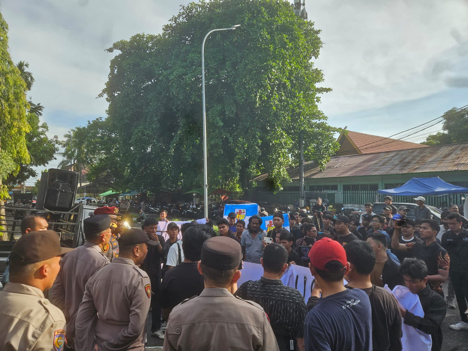DPD KNPI Kota Dumai dukung gerakan Mahasiswa dan Pemuda Dumai Demo di Polda Riau, Desak Polisi Usut Mafia BBM Subsidi