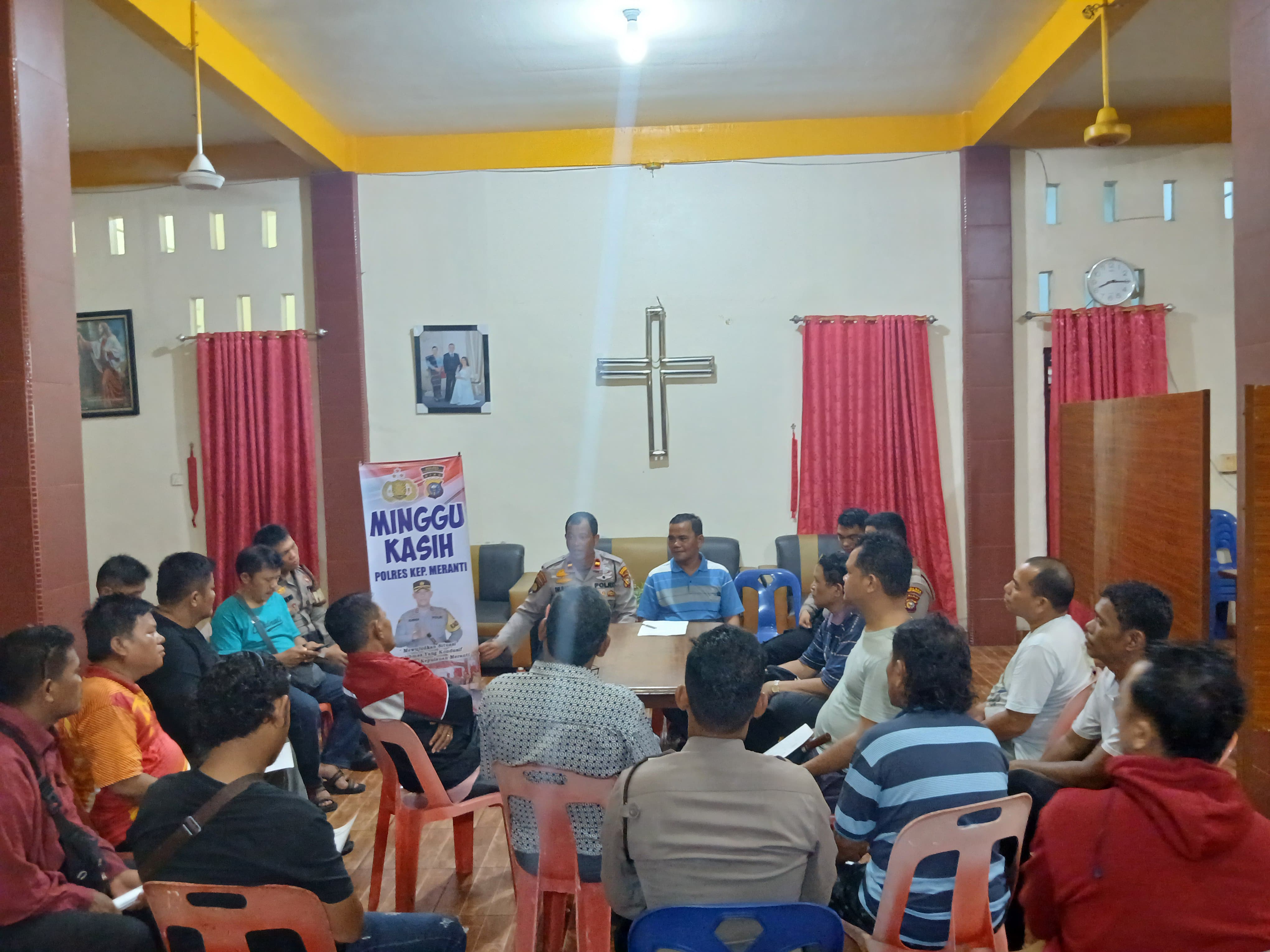 Minggu Kasih Polres kepulauan Meranti bersama jemaat gereja HKBP  Sosialisasikan Bahaya Narkoba