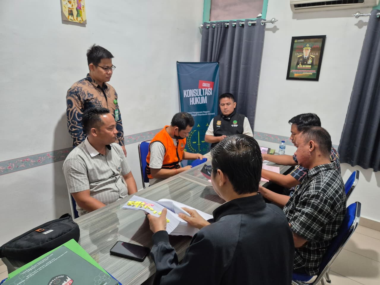 Kejari Meranti Terima Penyerahan Tersangka Kasus Arang Bakau Oleh AL Masuk Tahap Dua.