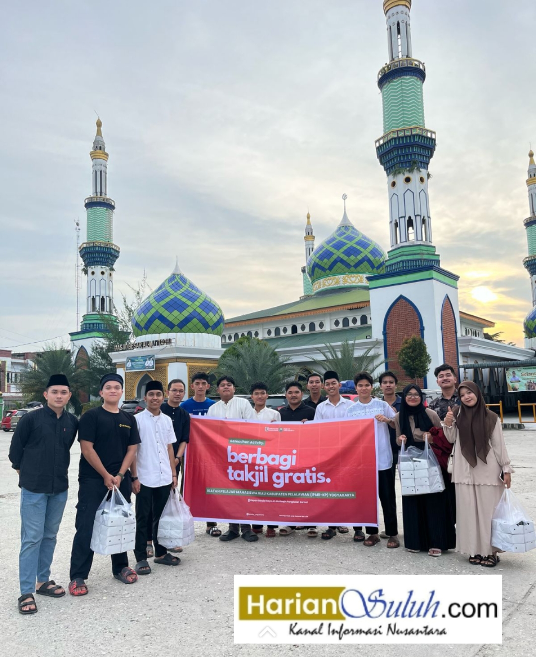 IPMRKP Yogyakarta Berbagi Takjil di Pangkalan Kerinci